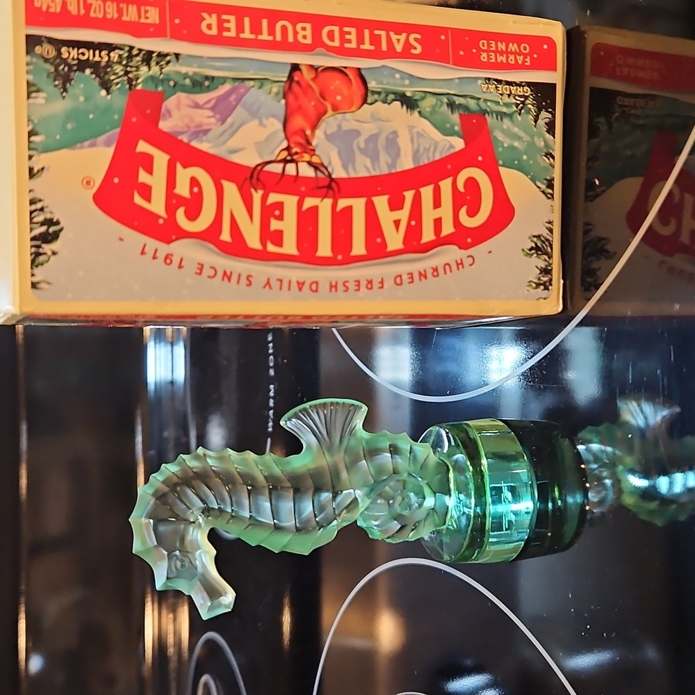 LALIQUE GREEN CRYSTAL SEAHORSE - Picture 6 of 7